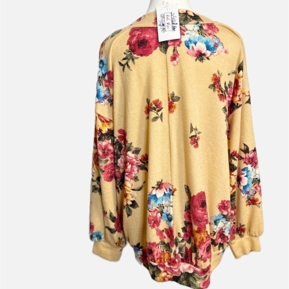 Honeyme‎ Cream Floral Long Sleeve Top NWT - Picture 2 of 7